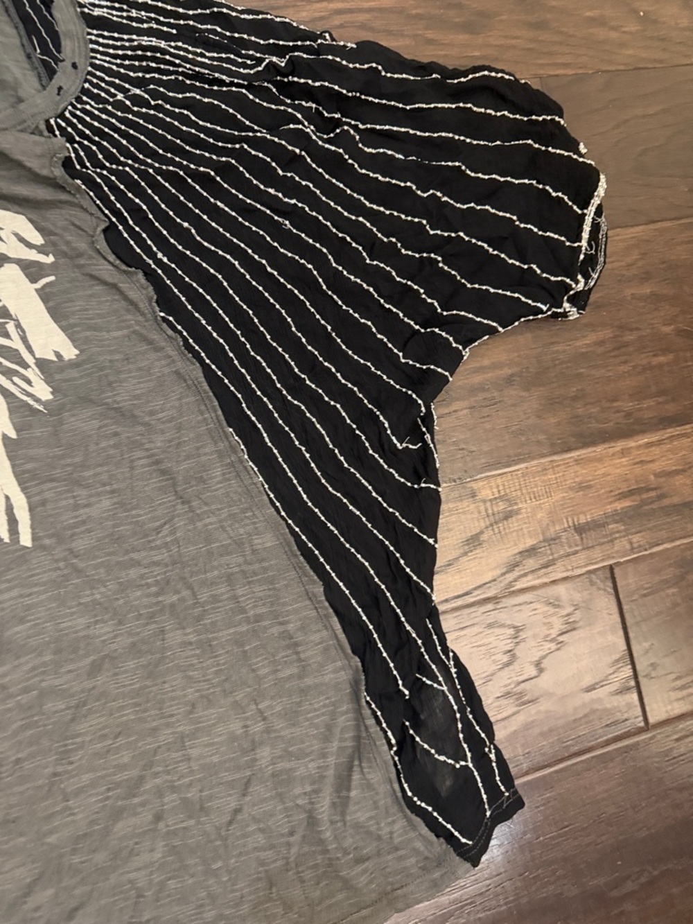We The Free Top Heather Gray Women's Crewneck - Picture 4 of 15